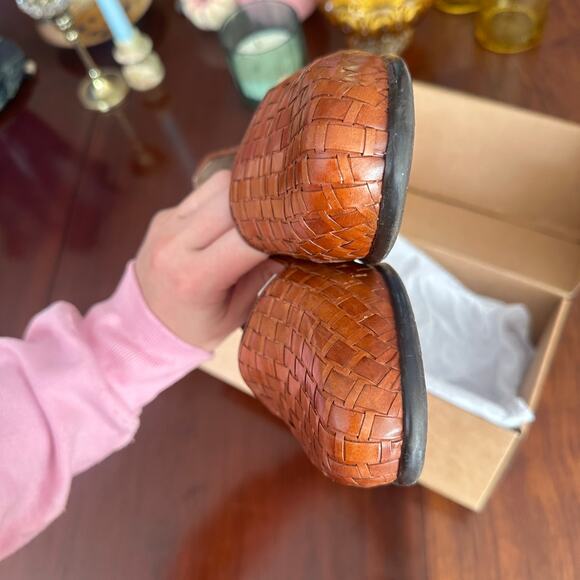 Trotters Sz 8 WW Liz Slip-On Loafer Chestnut Brown Woven Leather Quiet Luxury - Picture 5 of 8